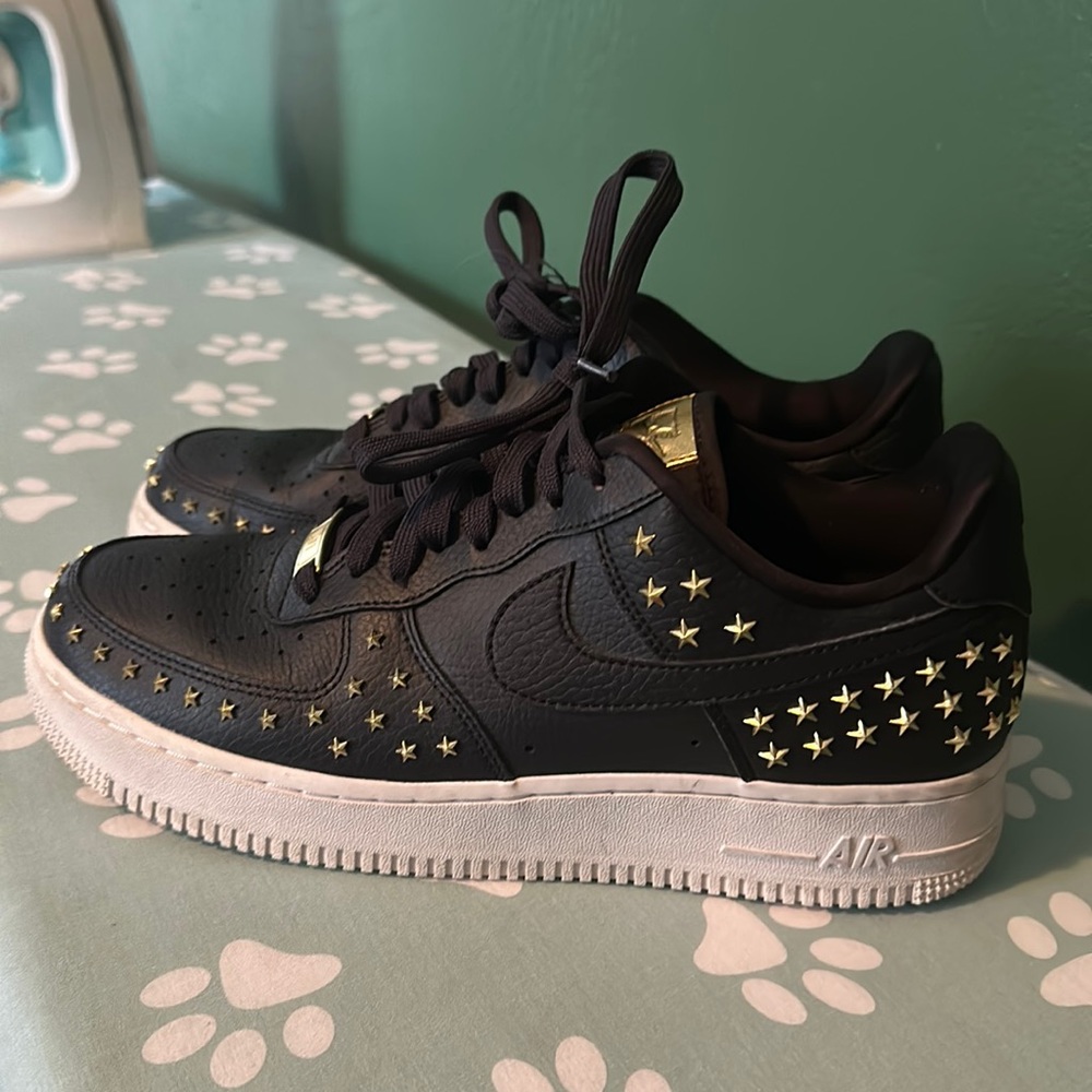 Nike Air Force black with gold stars